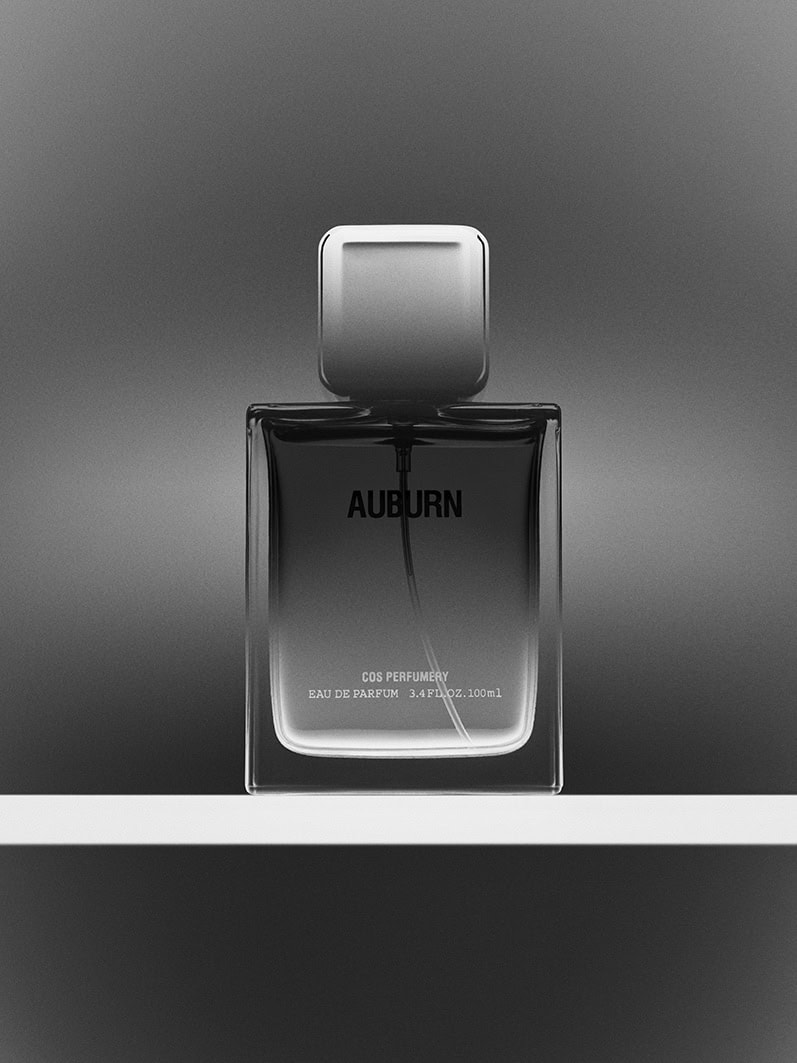 Fragrance still-life retouching for COS